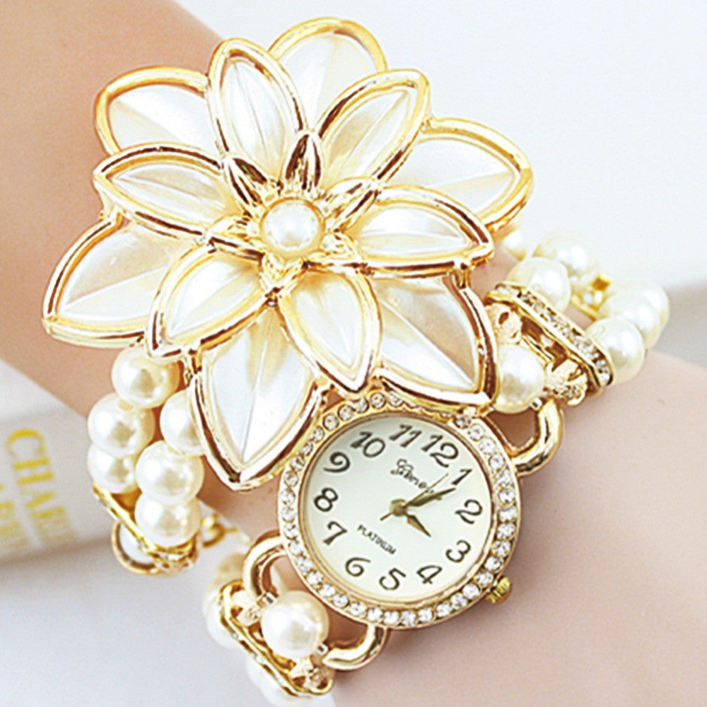 Lady Luxury White Flower Pearl Quartz Bracelet Watch Women Fashion Wristwatches Relogio Feminino Montre Femme Hot Sale